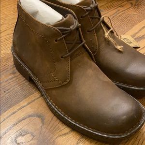 Born M9431 Harrison Dark Brown boot